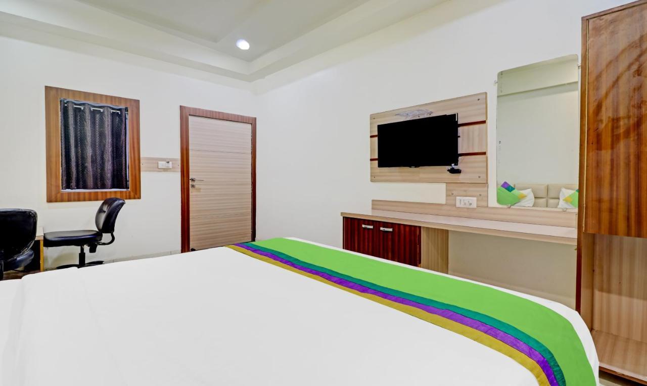 Treebo Taj Dream Hotel Агра Екстериор снимка