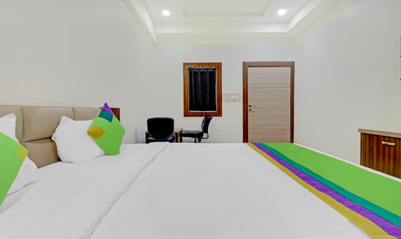 Treebo Taj Dream Hotel Агра Екстериор снимка
