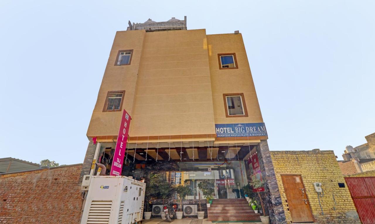 Treebo Taj Dream Hotel Агра Екстериор снимка