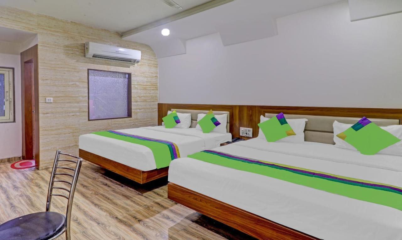 Treebo Taj Dream Hotel Агра Екстериор снимка