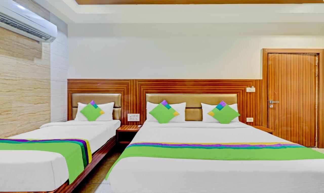 Treebo Taj Dream Hotel Агра Екстериор снимка