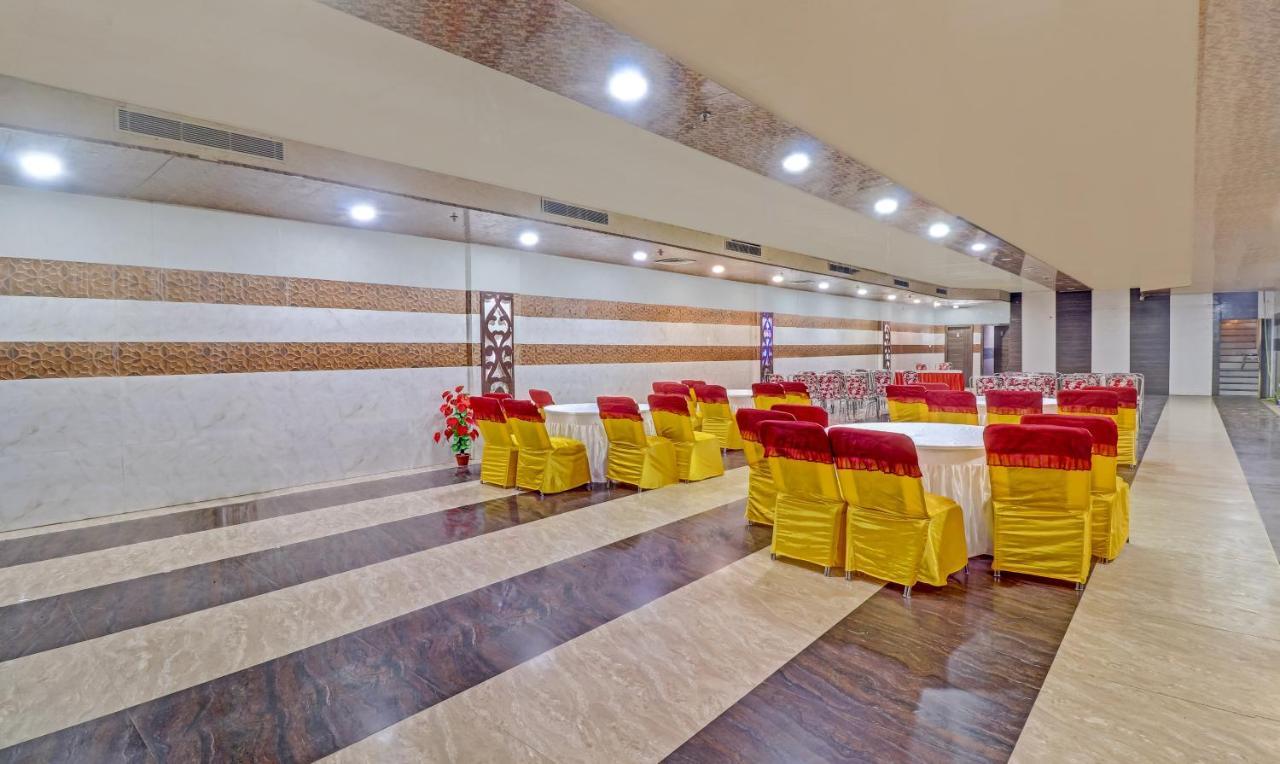 Treebo Taj Dream Hotel Агра Екстериор снимка